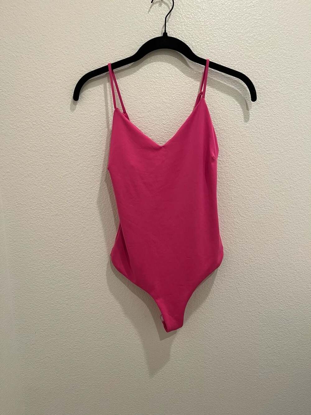 Windsor Hot Pink Bodysuit Women’s Size Small V-Neck Adjustable Straps
